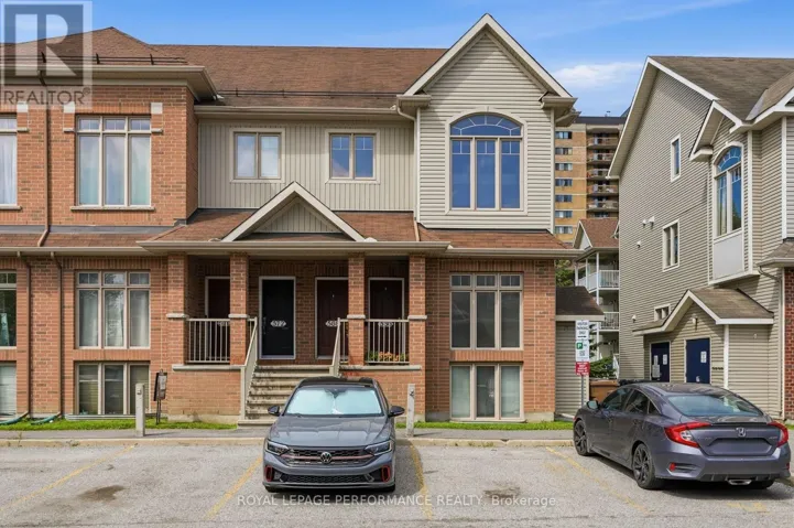 8 - 568 REARDON PRIVATE, Ottawa, Ontario K1V2K9