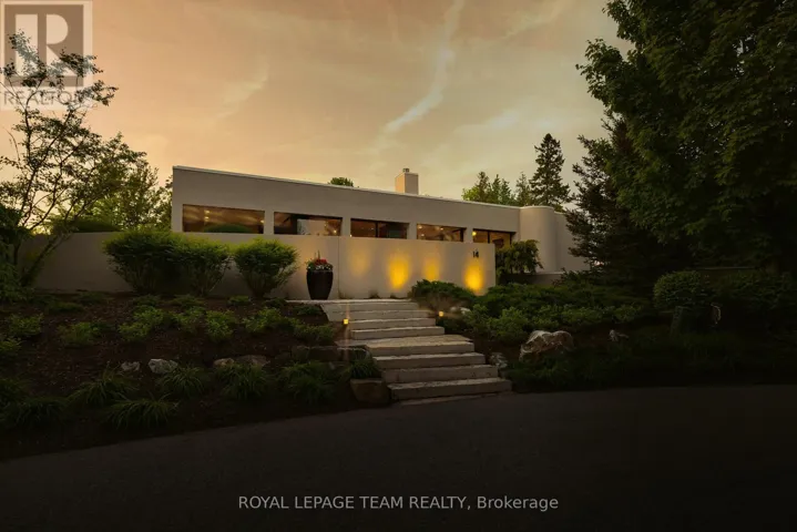 14 KANATA ROCKERIES PRIVATE, Ottawa, Ontario K2K3P4