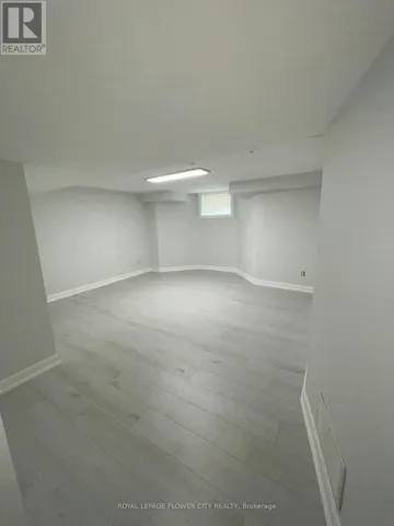 LWR LVL - 18 REUBEN AVENUE, Toronto (Humberlea-Pelmo Park), Ontario M9M1E5