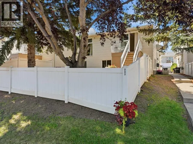 237 Sabrina Way SW, Calgary, Alberta T2W4J4