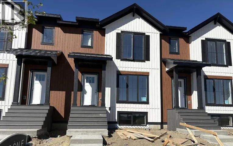 38 Station Drive, Sylvan Lake, Alberta T4S0W7