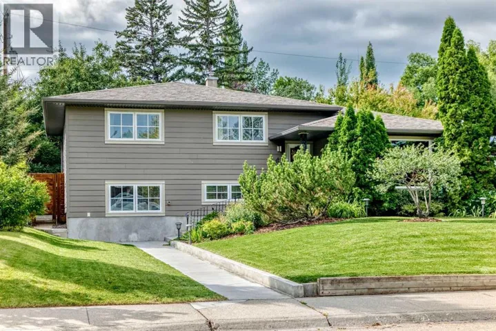 47 Woodlark Drive SW, Calgary, Alberta T3C3H5