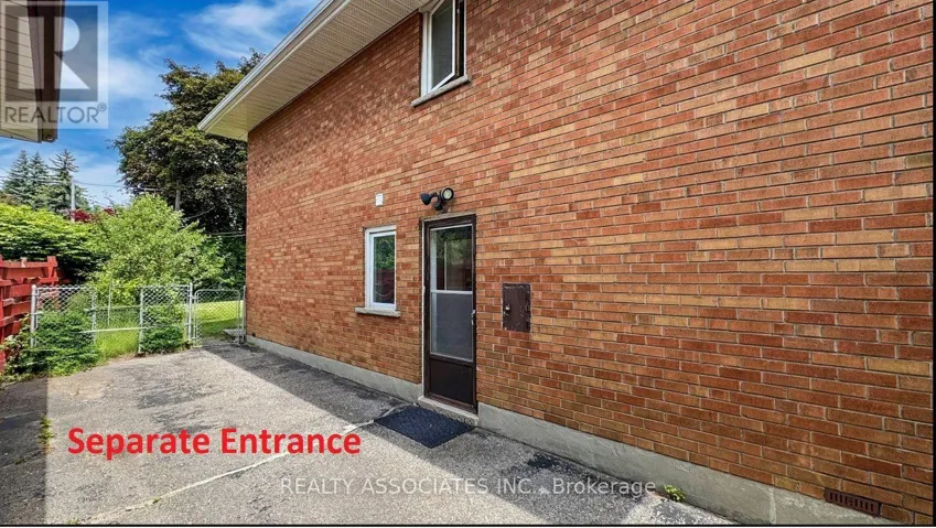 LOWER - 60 BEACHAM CRESCENT, Toronto (Tam O'Shanter-Sullivan), Ontario M1T1N1