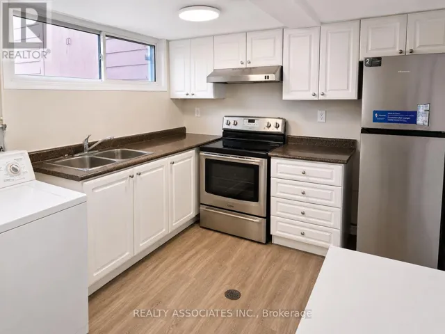 LOWER - 60 BEACHAM CRESCENT, Toronto (Tam O'Shanter-Sullivan), Ontario M1T1N1