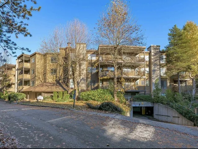 111 10680 151A STREET, Surrey, British Columbia V3R8T4