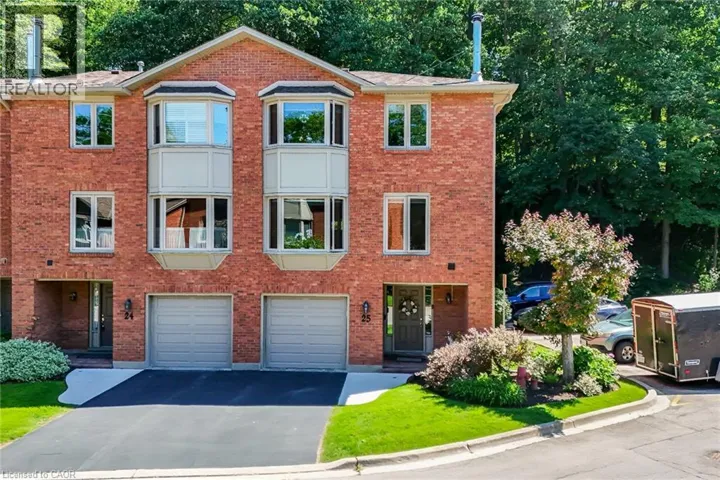 30 OSLER Drive Unit# 25, Dundas, Ontario L9H6W3