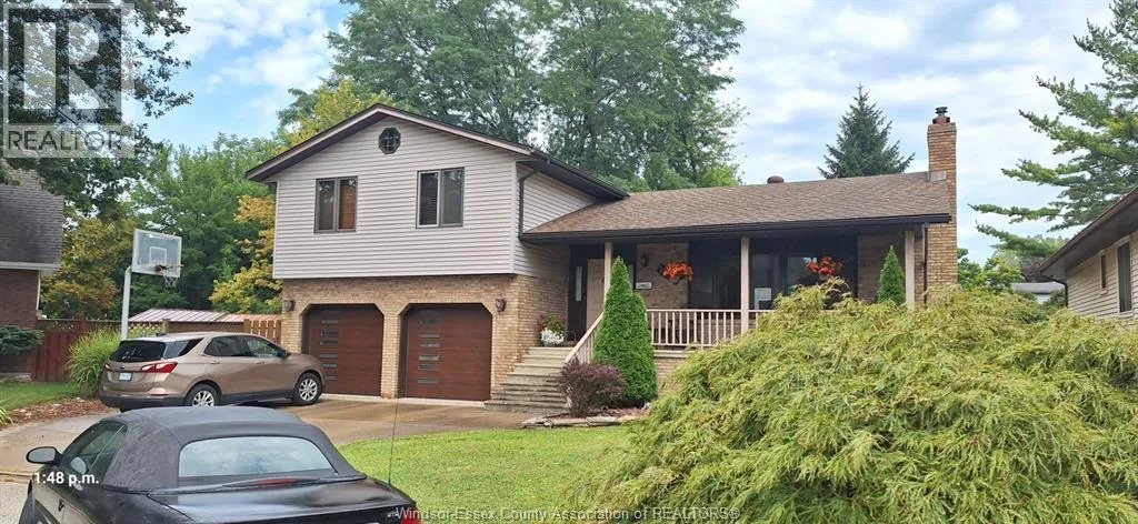 1537 ROSATI, LaSalle, Ontario N9J2Z7