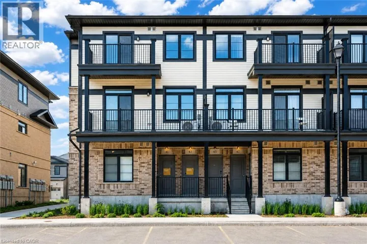 43 LOMOND Lane, Kitchener, Ontario N2R0R4