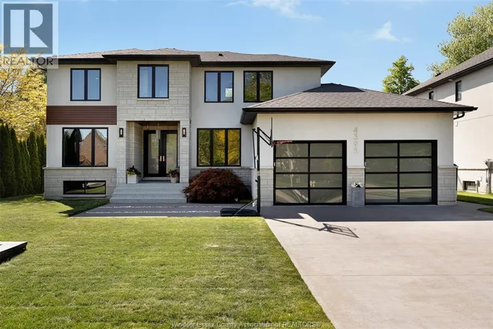 4395 Centre Lake, Windsor, Ontario N9G2X5