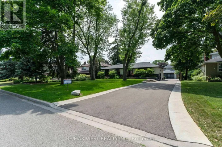 92 WARWOOD ROAD, Toronto (Islington-City Centre West), Ontario M9B5B7