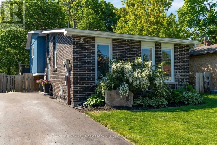 19 AUSTEN LANE, Barrie (Letitia Heights), Ontario L4N4V4