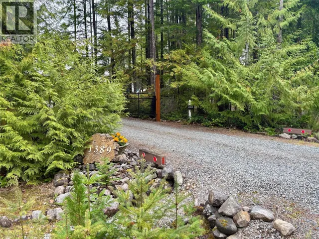 1389 Meadowood Way, Qualicum Beach, British Columbia V9K2S4