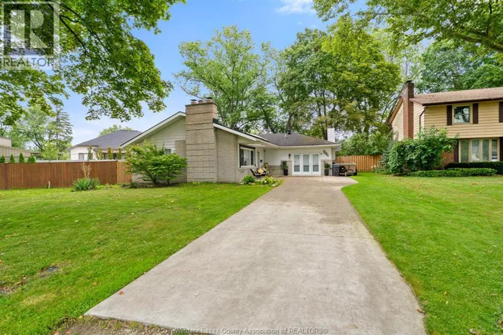 112 CLOVELLY, Tecumseh, Ontario N8N1G1