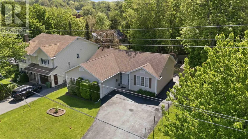 28 Fort Sackville Road, Bedford, Nova Scotia B4A2G5