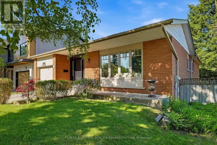 30 SIR CARADOC PLACE, Markham (Markham Village), Ontario L3P2X6