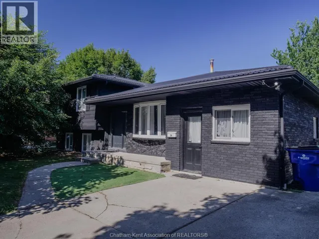 94 OTTAWA DRIVE, Chatham, Ontario N7L2J6