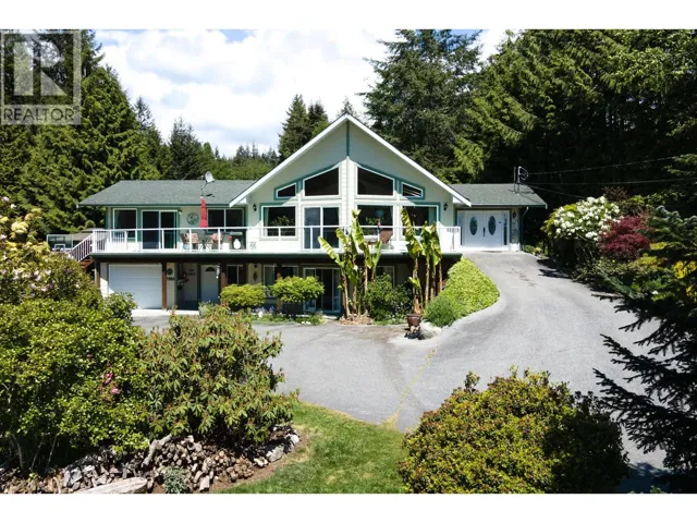 2556 LOWER ROAD, Roberts Creek, British Columbia V0N2W4