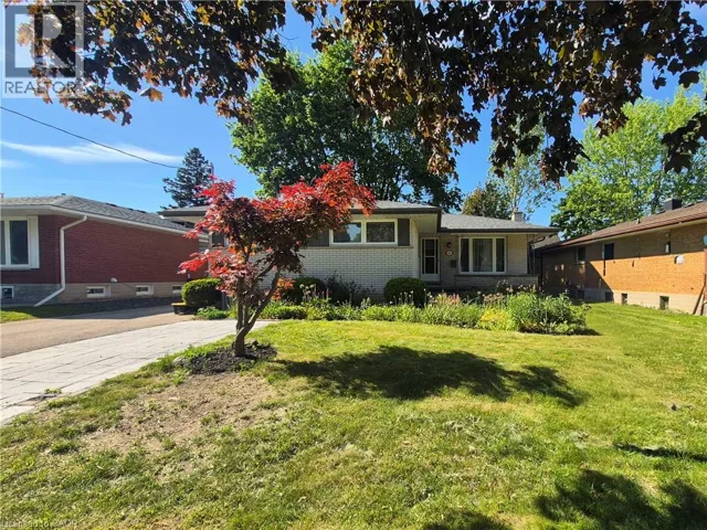 11 DUNCAIRN Avenue, Kitchener, Ontario N2M4S5