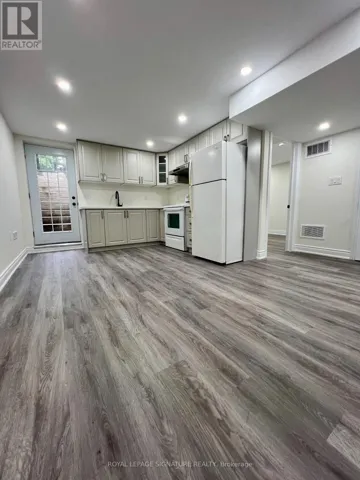 28 SKELTON BOULEVARD, Brampton (Brampton North), Ontario L6V2P6