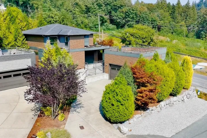 33879 KNIGHT AVENUE, Mission, British Columbia V2V7C7