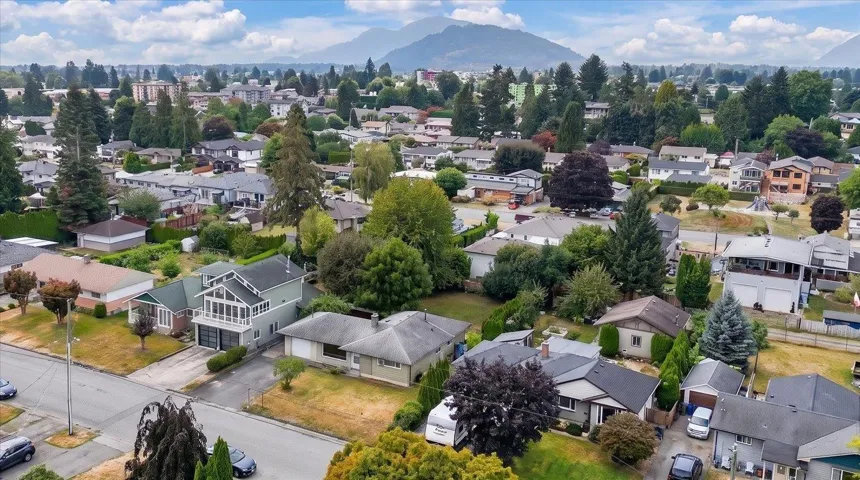 9647 WINDSOR STREET, Chilliwack Proper East, Chilliwack, British Columbia V2P6C3
