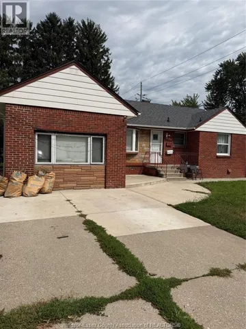 3190 ACADEMY DRIVE Unit# LOWER LEVEL, Windsor, Ontario N9E2H4