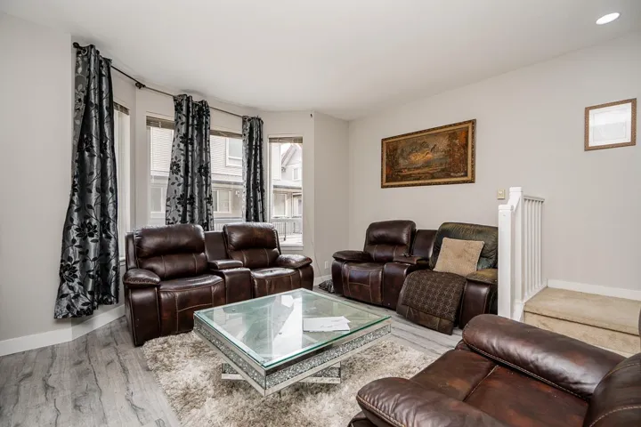 11 16772 61 AVENUE, Surrey, British Columbia V3S4P2