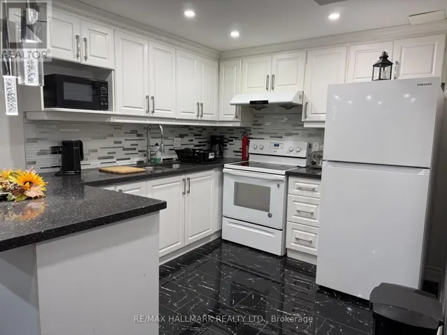 90 BLACK MAPLE CRESCENT, Vaughan (Maple), Ontario L6A4G6
