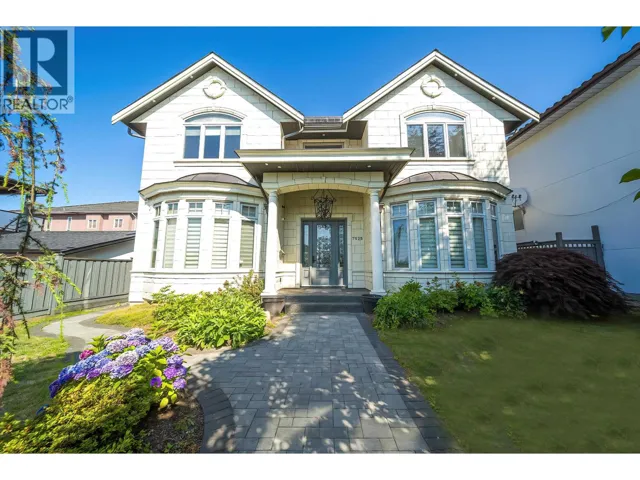 7525 13TH AVENUE, Burnaby, British Columbia V3N2E3