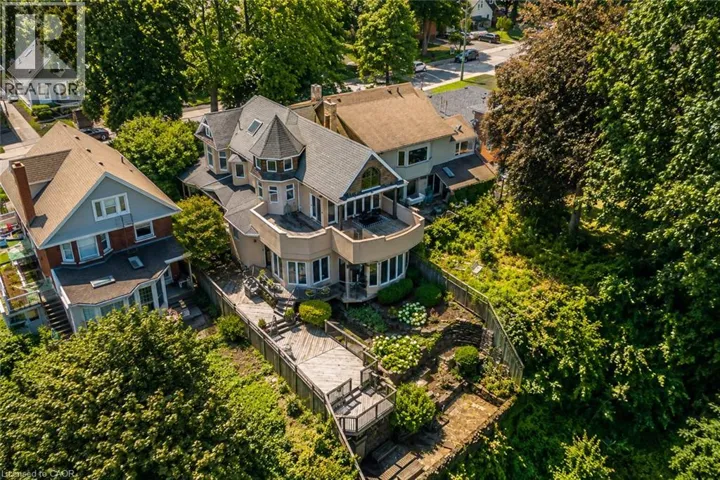 91 MOUNTAIN PARK Avenue, Hamilton, Ontario L9A1A1