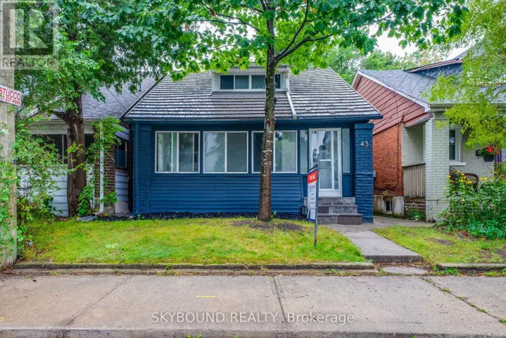 43 CRAYDON AVENUE, Toronto (Mount Dennis), Ontario M6M2C8