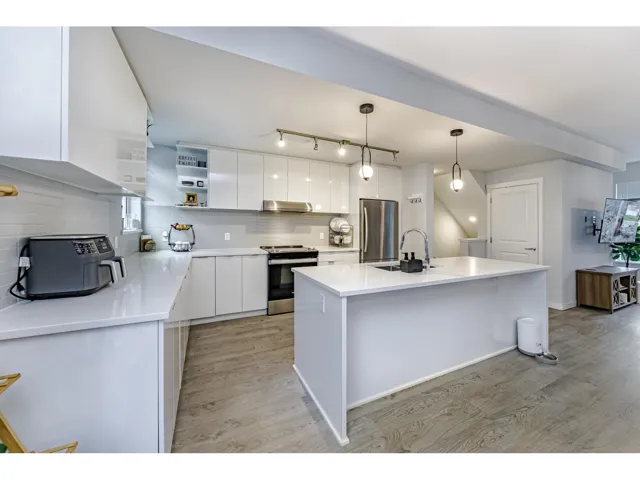 3 15151 EDMUND DRIVE, Surrey, British Columbia V3S0B2