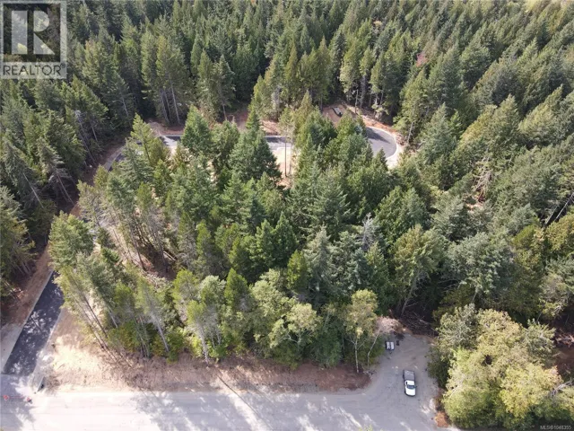 SL7 Essex Way, Qualicum Beach, British Columbia V9K2A5