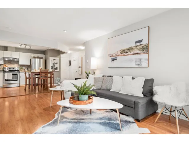 311 10188 155 STREET, Surrey, British Columbia V3R0R6