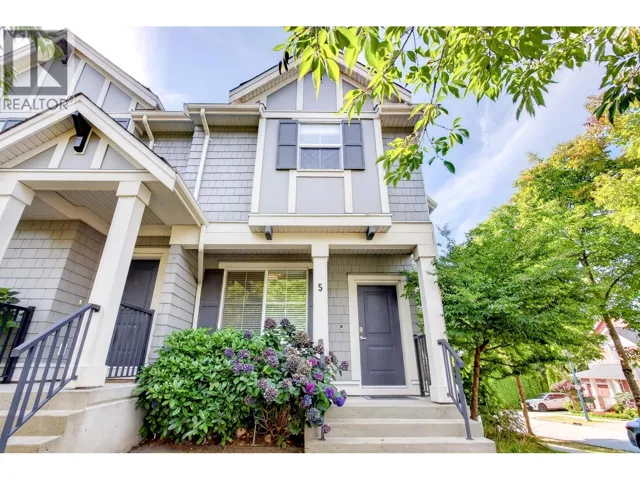 5 1395 MARGUERITE STREET, Coquitlam, British Columbia V3E0H5