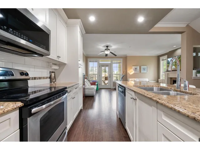 14 45290 SOOWAHLIE CRESCENT, Garrison Crossing, Chilliwack, British Columbia V2R0S6