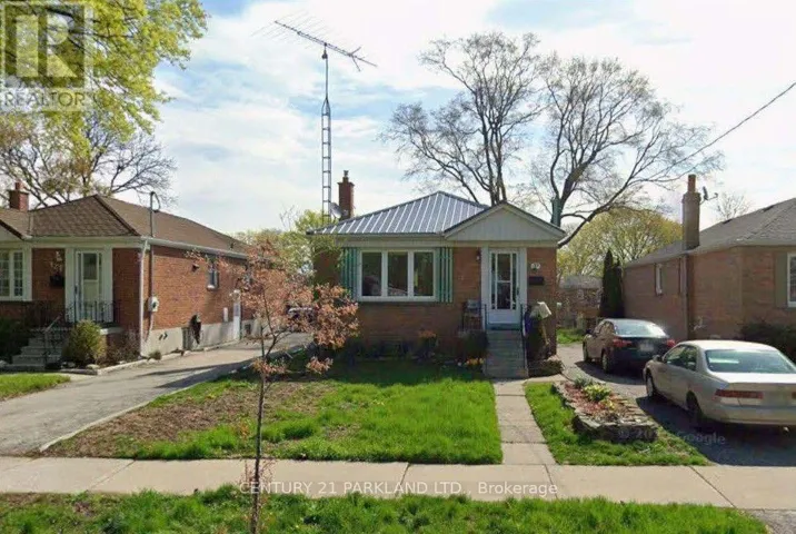 125 NORTH CARSON STREET, Toronto (Alderwood), Ontario M8W4C7