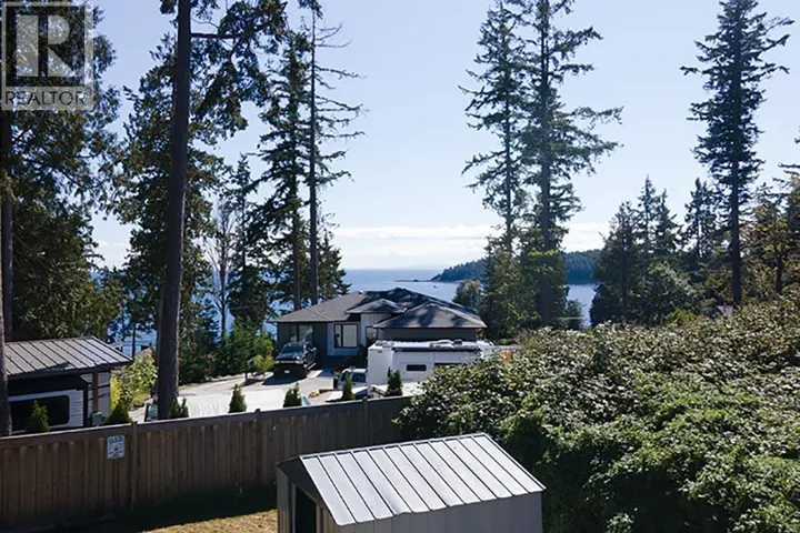 6173 BLIGH ROAD, Sechelt, British Columbia V7Z0M1