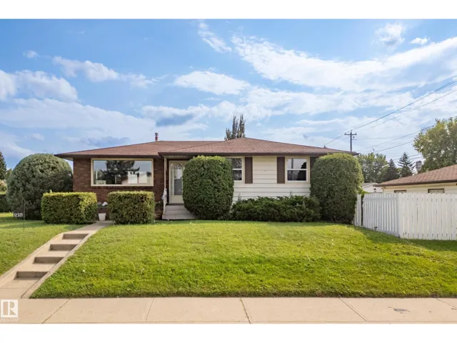 12321 136 AV NW, Edmonton, Alberta T5L4A7