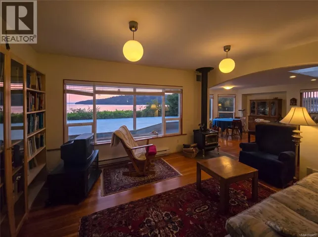 585 1st St, Sointula, British Columbia V0N3E0