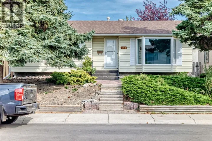 208 Penbrooke Way SE, Calgary, Alberta T2A3S8