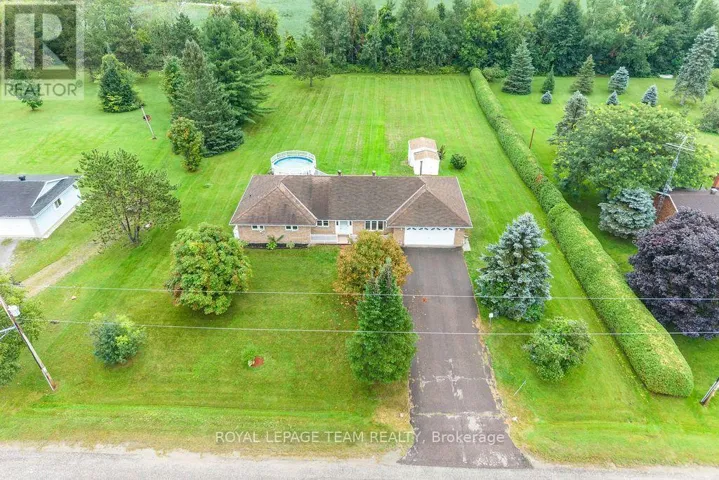 13 SPRINGFIELD DRIVE, Whitewater Region, Ontario K0J1K0