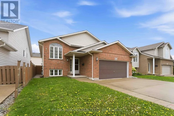 8253 COSTABILE DRIVE, Niagara Falls (Ascot), Ontario L2H3L2