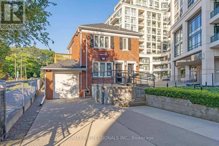 LOWER - 5B OLD MILL DRIVE, Toronto (Lambton Baby Point), Ontario M6S4J7