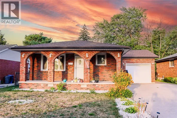 2732 ARMSTRONG AVENUE, Windsor, Ontario N8T2G4