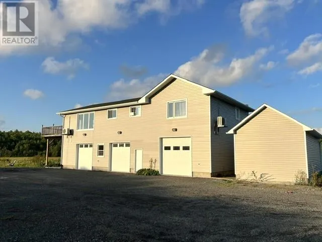 3327 Long Lake Road, Sudbury, Ontario P3G1N4