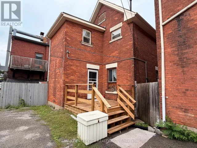 53 CHATHAM STREET, Brantford, Ontario N3T2N8
