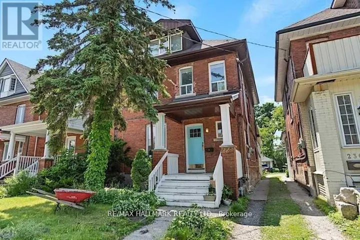 MAIN - 228 PACIFIC AVENUE, Toronto (High Park North), Ontario M6P2P5