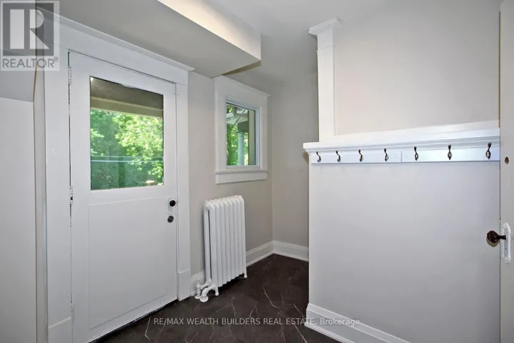 B - 163 PARKSIDE DRIVE, Toronto (Roncesvalles), Ontario M6P2G3