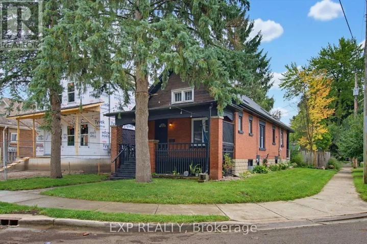 20 BARRINGTON AVENUE, London North (North N), Ontario N6H1J9
